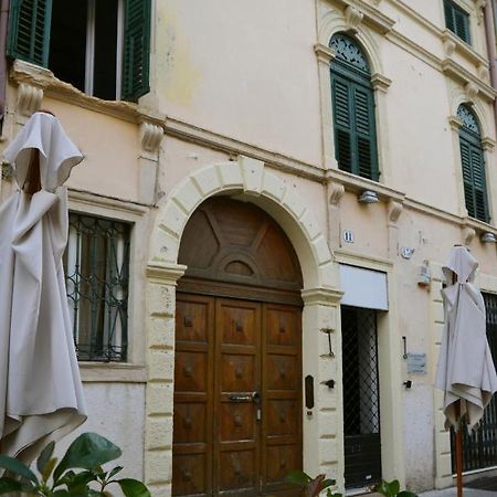 Gabrielli Rooms Et Apartments Sant Antonio Alloggio 4 M0230914084 Verona Eksteriør billede